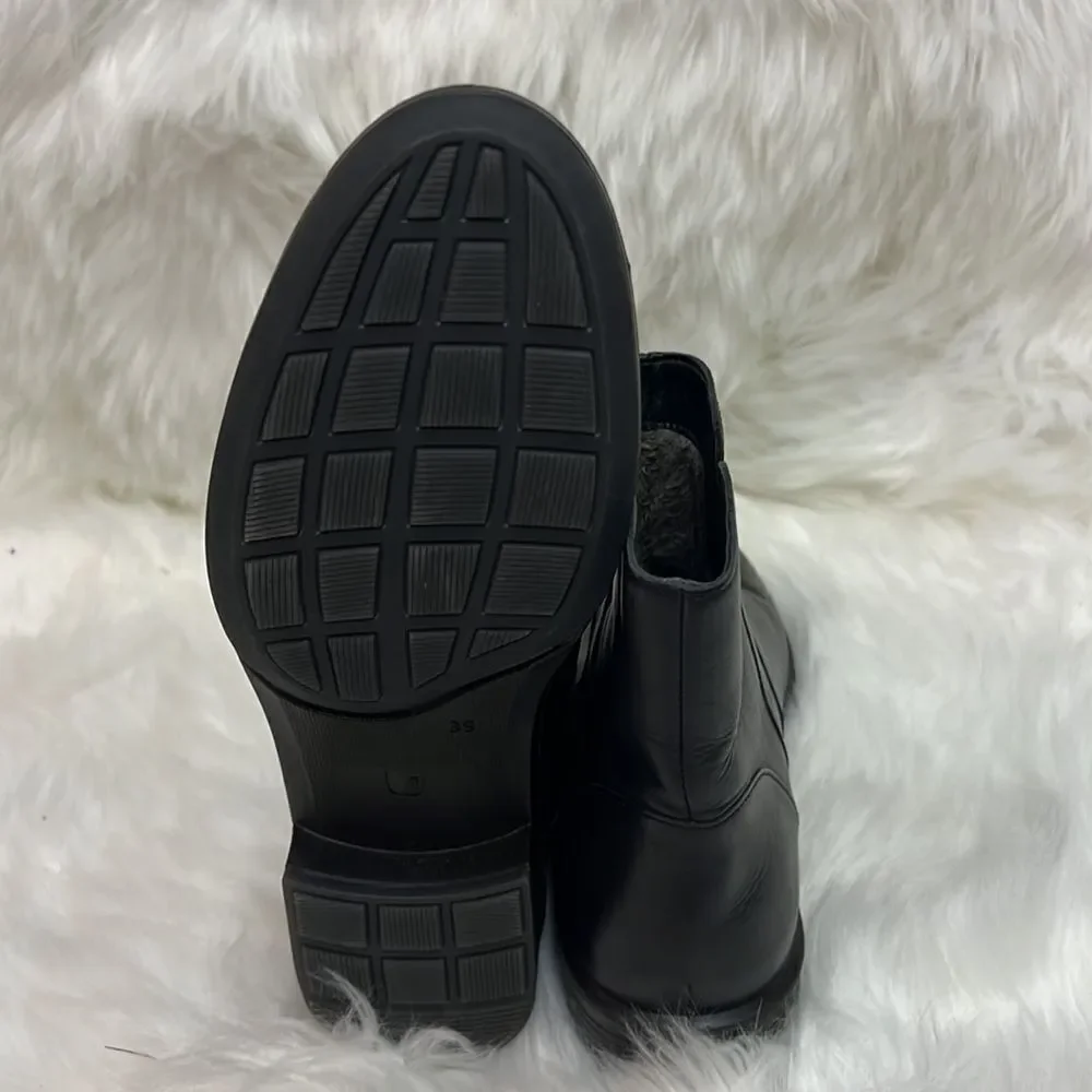 Umberto Raffini black leather Trina ankle boots Size‎ 39/8.5 B20
